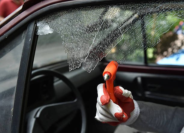 Mobile Windshield Repair & Windshield Replacement in Chula Vista, CA
