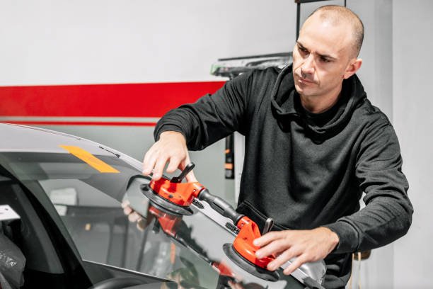 Mobile Windshield Repair & Windshield Replacement in El Cajon, CA